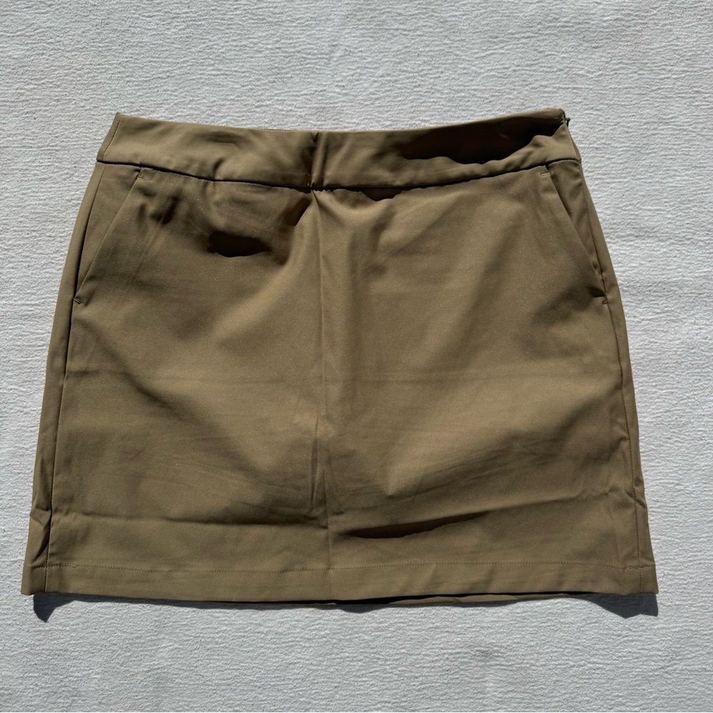 NWT Women’s Nike Golf Stylish Tan Mini Skort 8